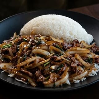 CHICKEN AND MONGOLIAN BEEF